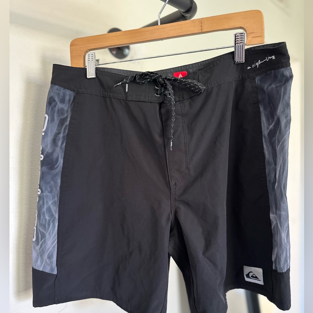 Quiksilver Board Shorts Medium